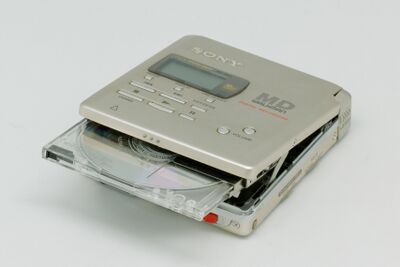 Sony MD Walkman RZ-55. Image source: wikipedia.